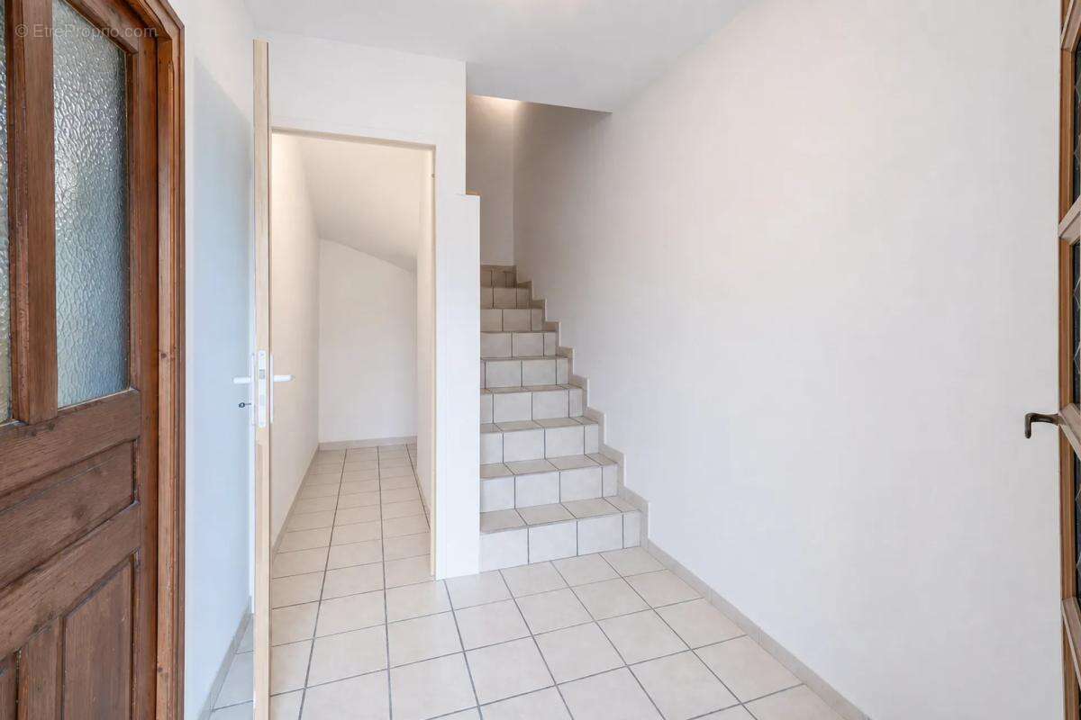 Maison de 4 pièces de 90 m² à Monthion - photo 15