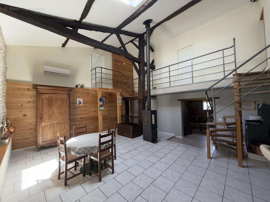 Maison à EPARGNES