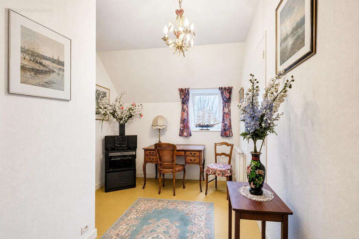 Spacieuse maison 5 pièces, 164 m² à Maillot - photo 8