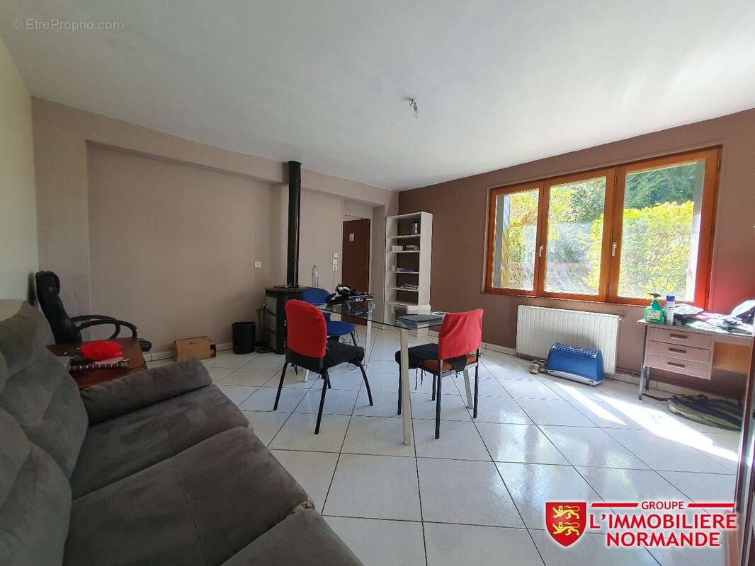 Maison à LE MESNIL-JOURDAIN