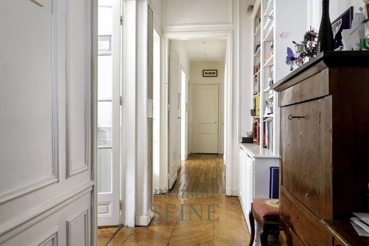 Appartement à NEUILLY-SUR-SEINE
