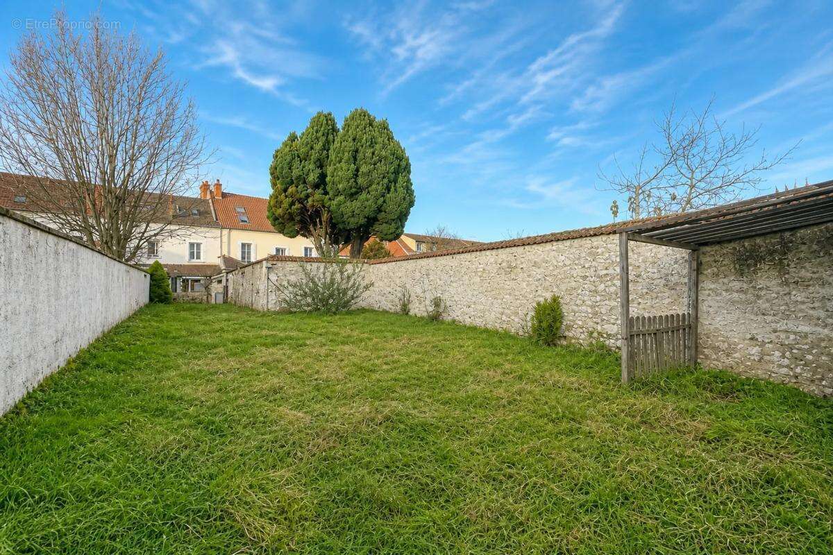 Maison à ETAMPES