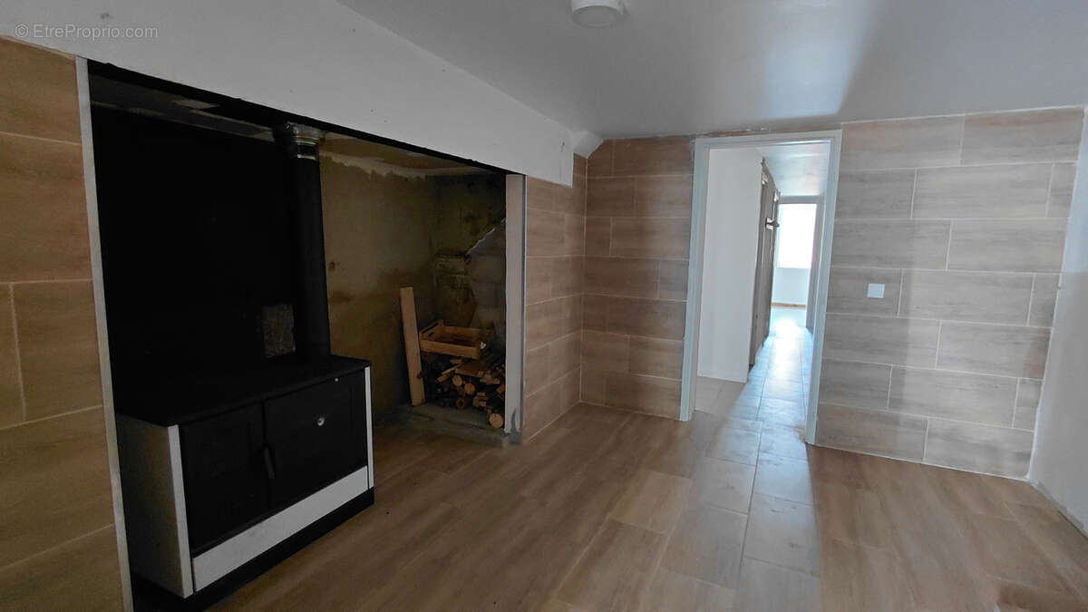 Maison à GUYANS-VENNES