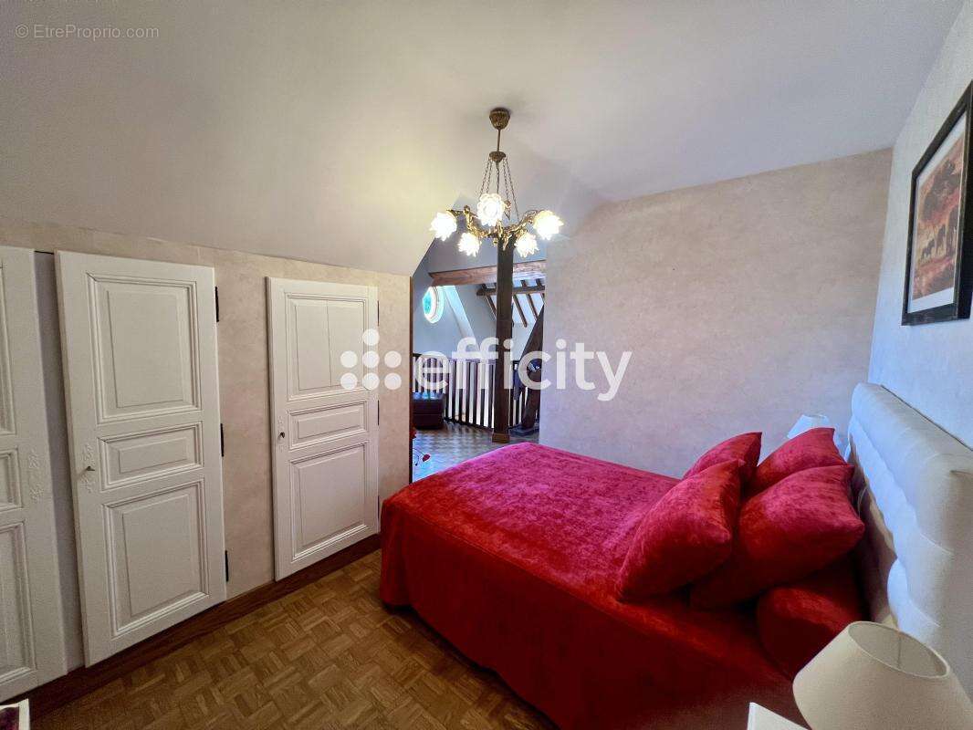 Maison à VER-SUR-LAUNETTE