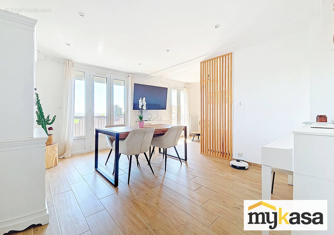 Appartement à PORT-DE-BOUC