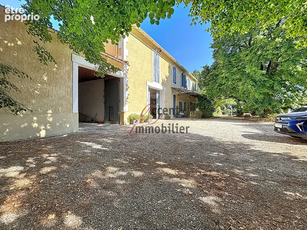 EXCLUSIVITE : MAS T8 230 m² avec plus de 200m² de remises sur 1.2 ha de terrain - photo 16