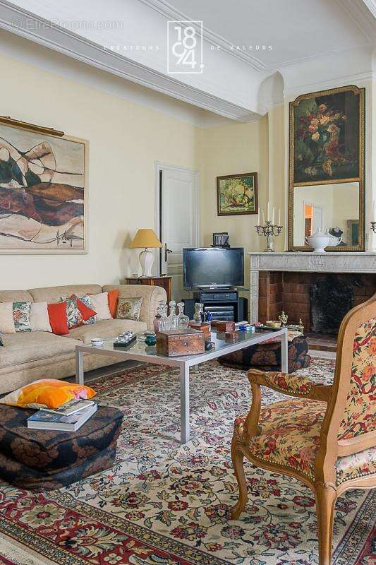 Appartement à MARSEILLE-7E