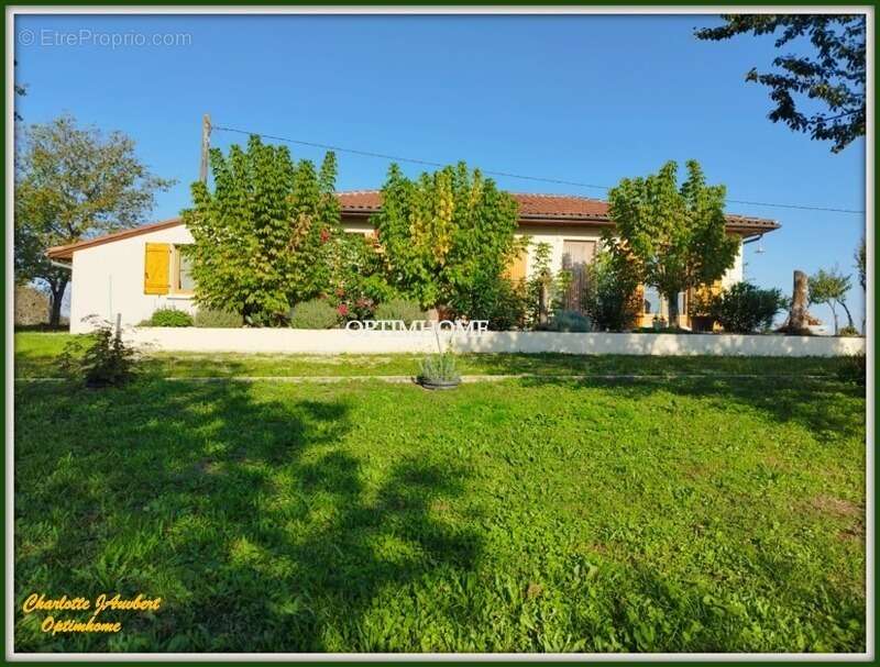 Maison à LA ROCHE-CHALAIS