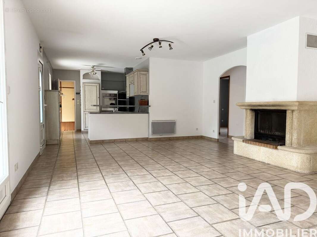 Photo 8 - Maison à PELISSANNE