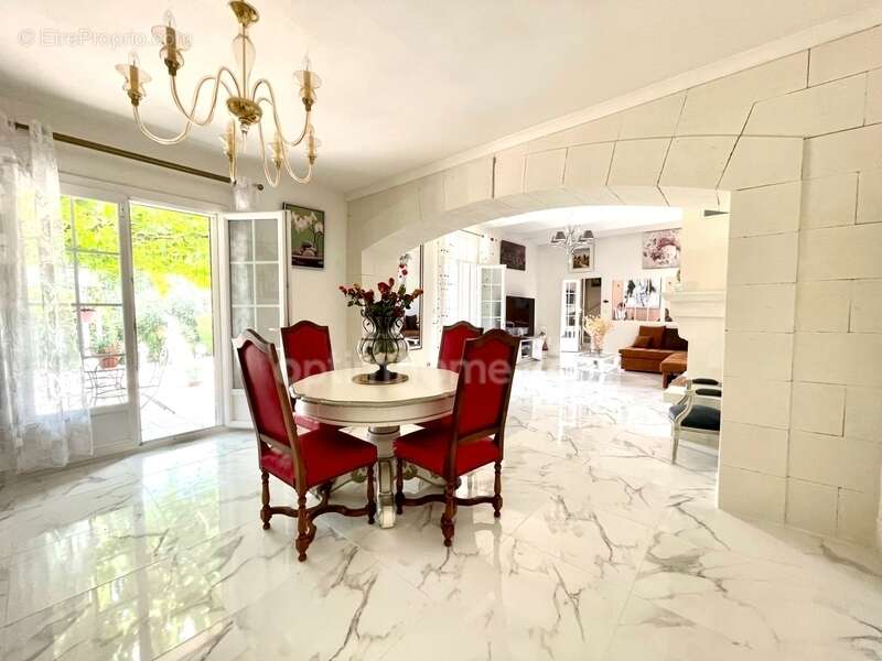 Maison à BELLEGARDE