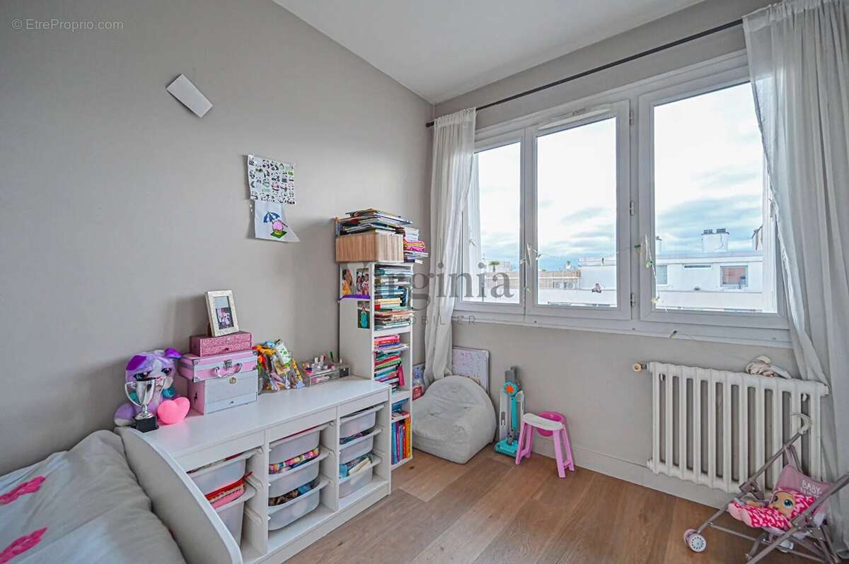 Appartement à CHARENTON-LE-PONT