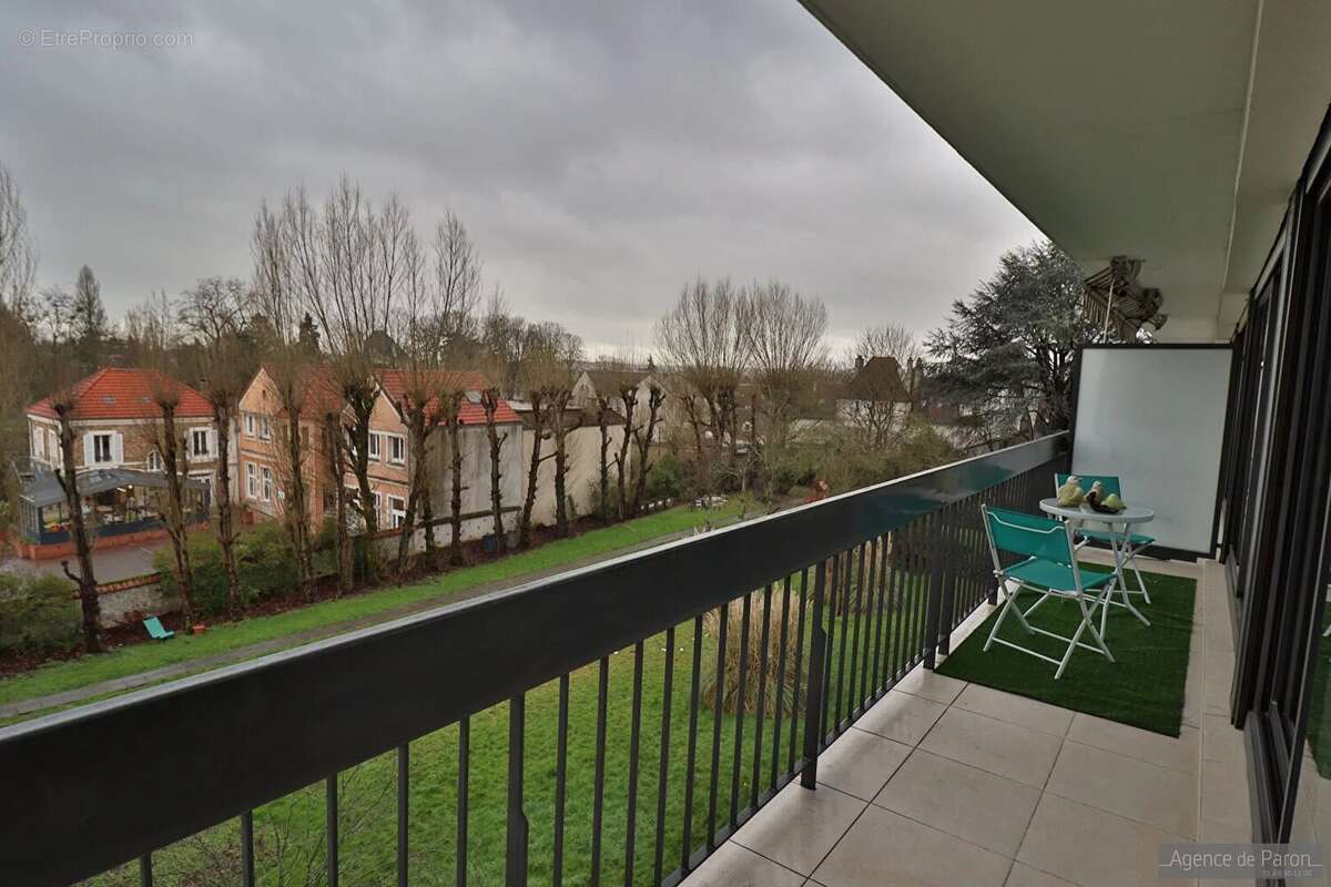 Appartement à VERRIERES-LE-BUISSON