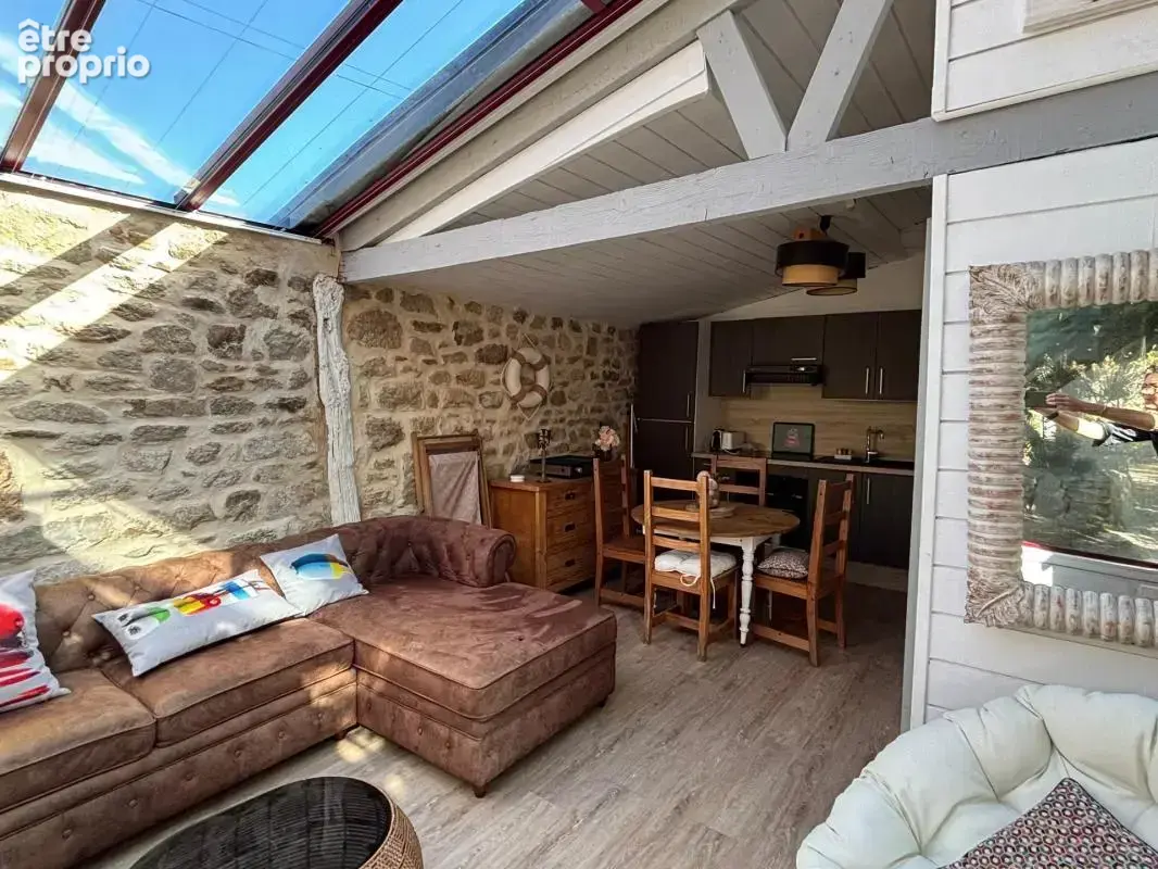Belle longère de charme avec toit de chaume, piscine et dépendance - photo 11
