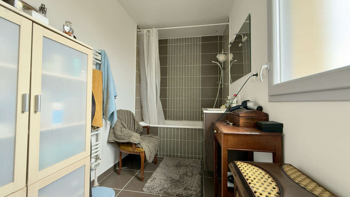 Appartement type 5 en duplex - terrasse et stationnements - photo 6