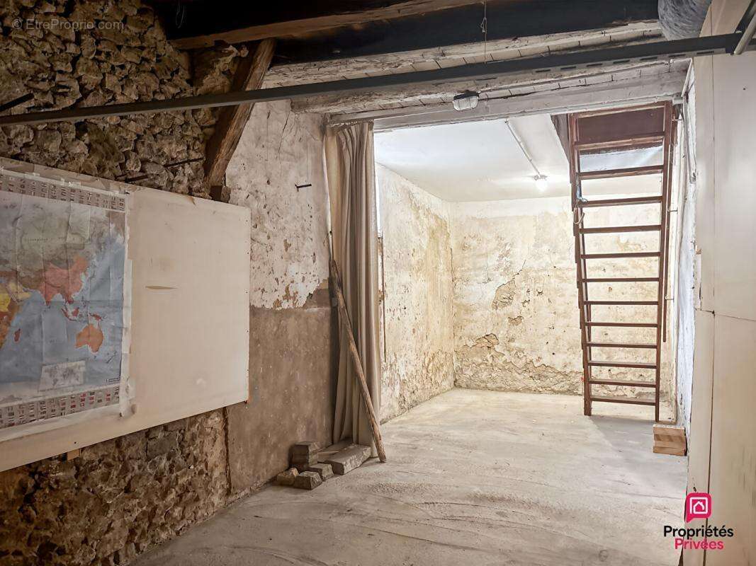 Maison à PRECIGNE