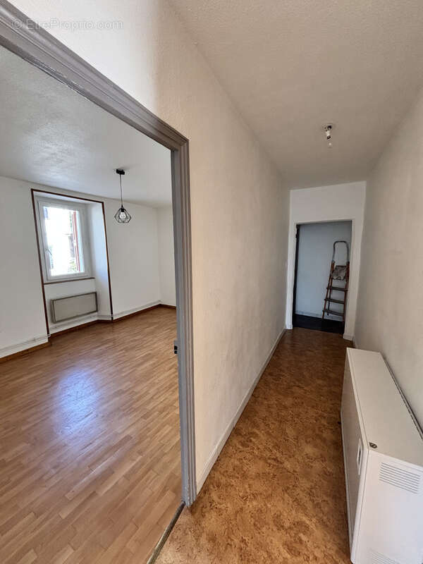 Appartement à ESPINASSES
