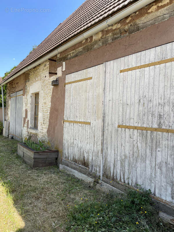 Maison à VEAUGUES
