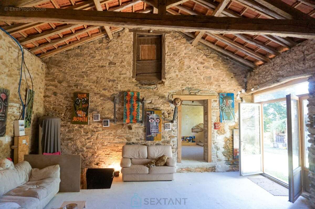 Maison à THIVIERS
