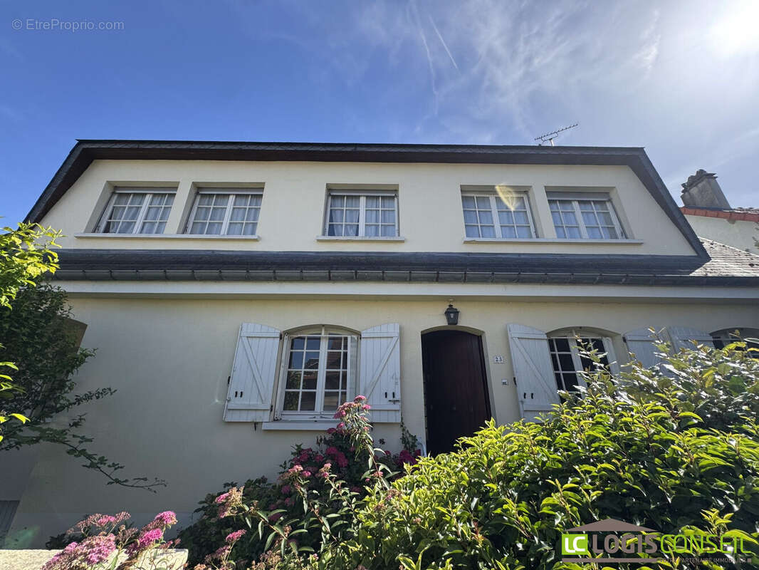 Maison à LE PLESSIS-ROBINSON