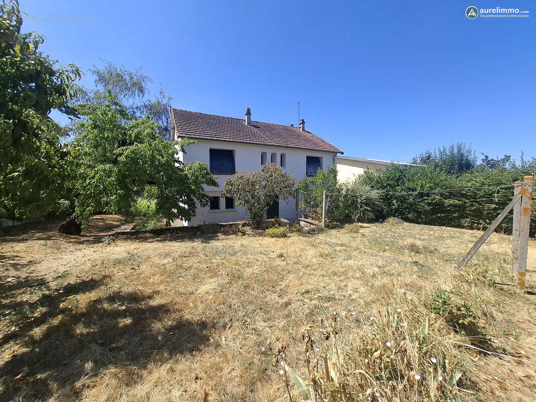Maison 94 m² à Montlucon  - photo 2