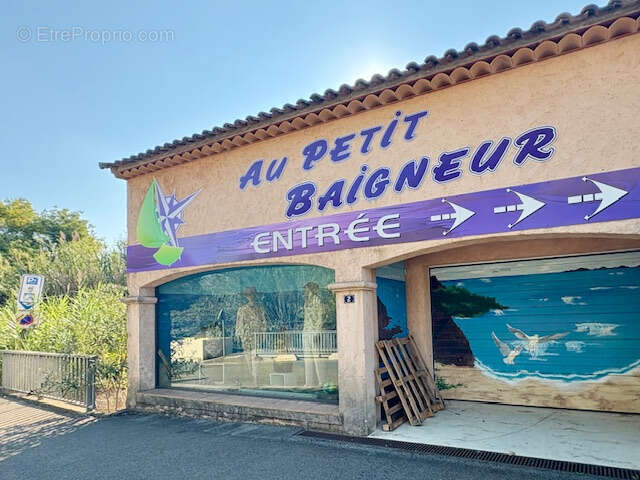 Commerce à LA CROIX-VALMER
