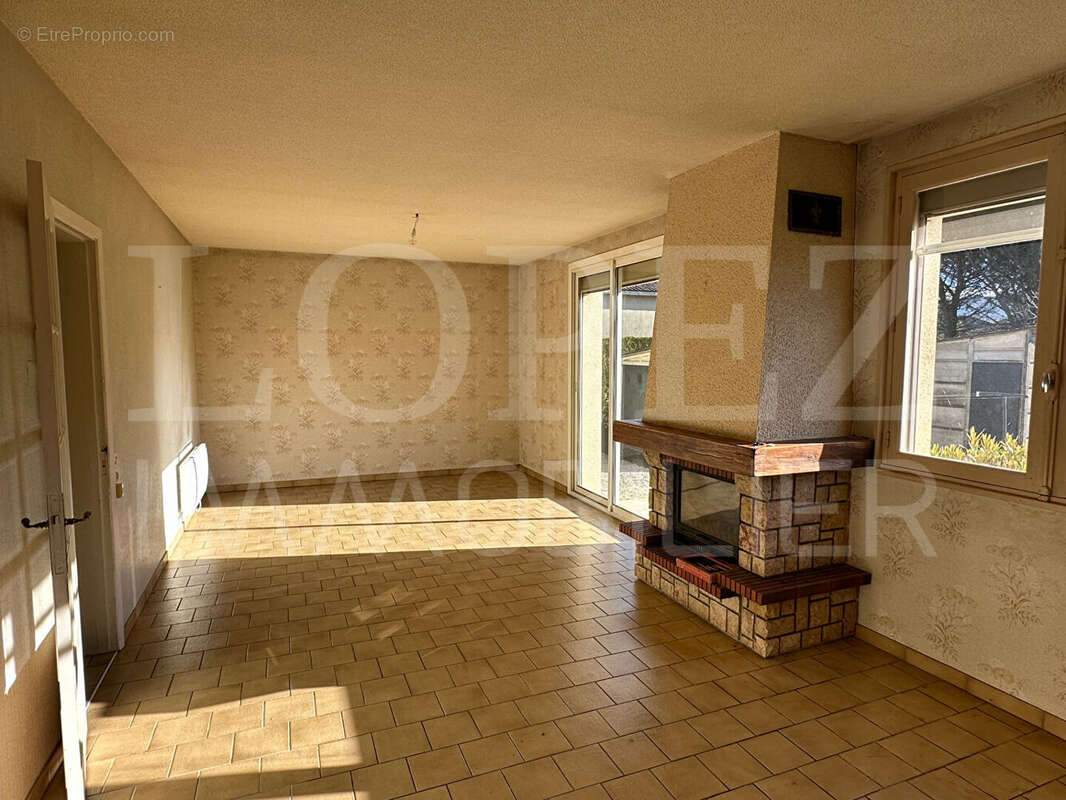 Maison à PAYRIN-AUGMONTEL