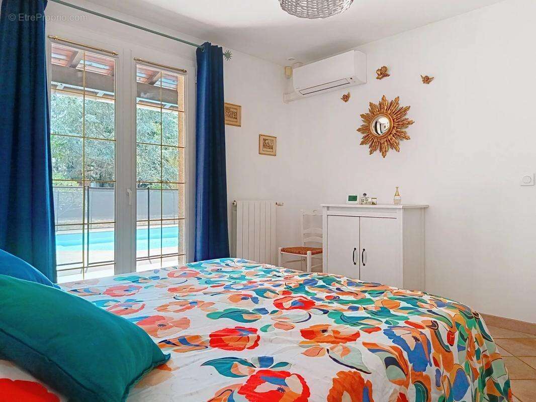 Grande maison familiale avec piscine et dépendance - photo 9