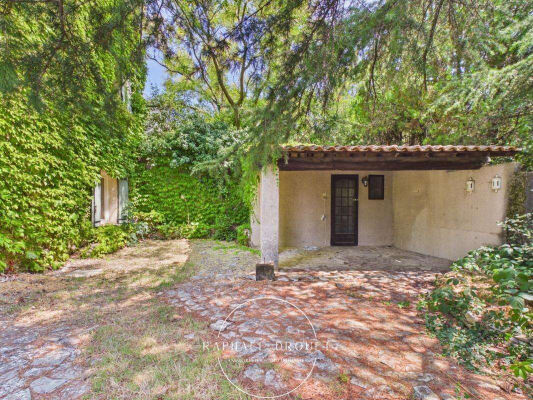 Au cœur de la campagne du luberon – propriete de 208 m2 avec piscine sur 5600 m2 de terrain - photo 33