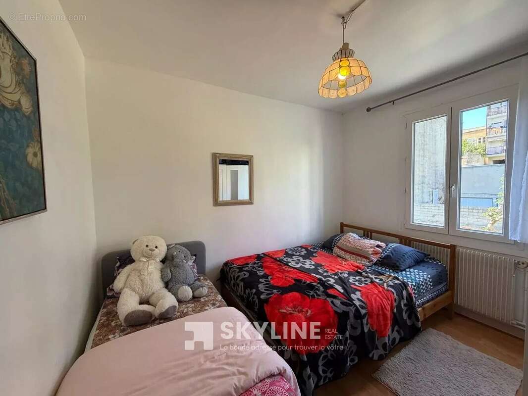Appartement à MARSEILLE-4E