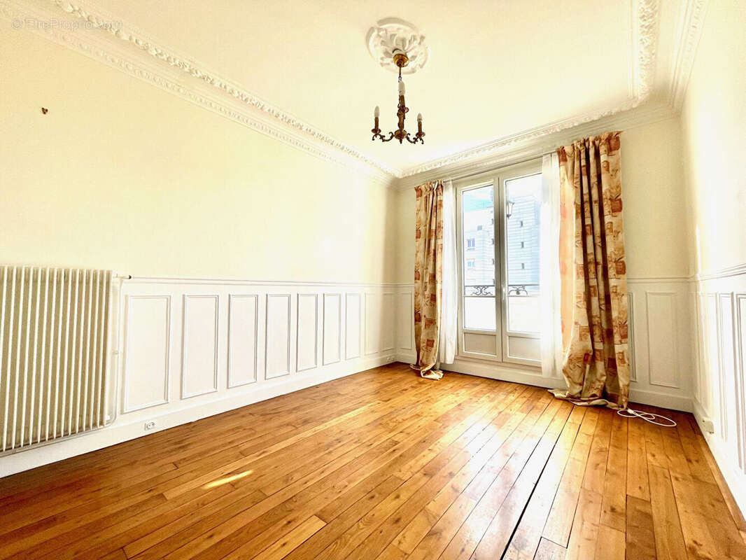 Appartement à LEVALLOIS-PERRET