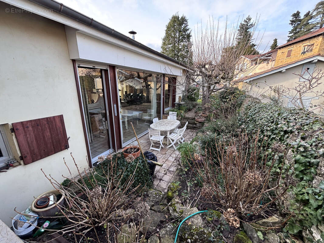 Maison à SAINT-CYR-AU-MONT-D'OR