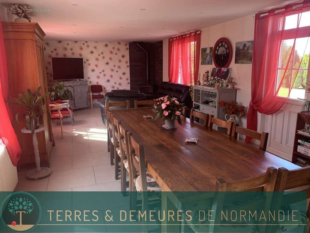 Maison à SAINT-PIERRE-DE-MAILLOC