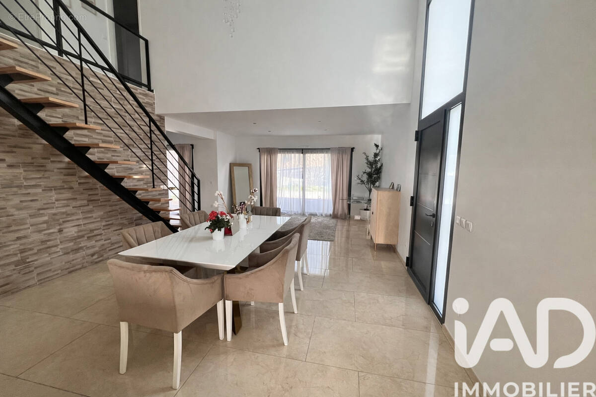 Photo 1 - Maison à SAINT-MEDARD-EN-JALLES