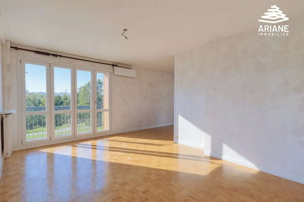 Appartement à LYON-9E