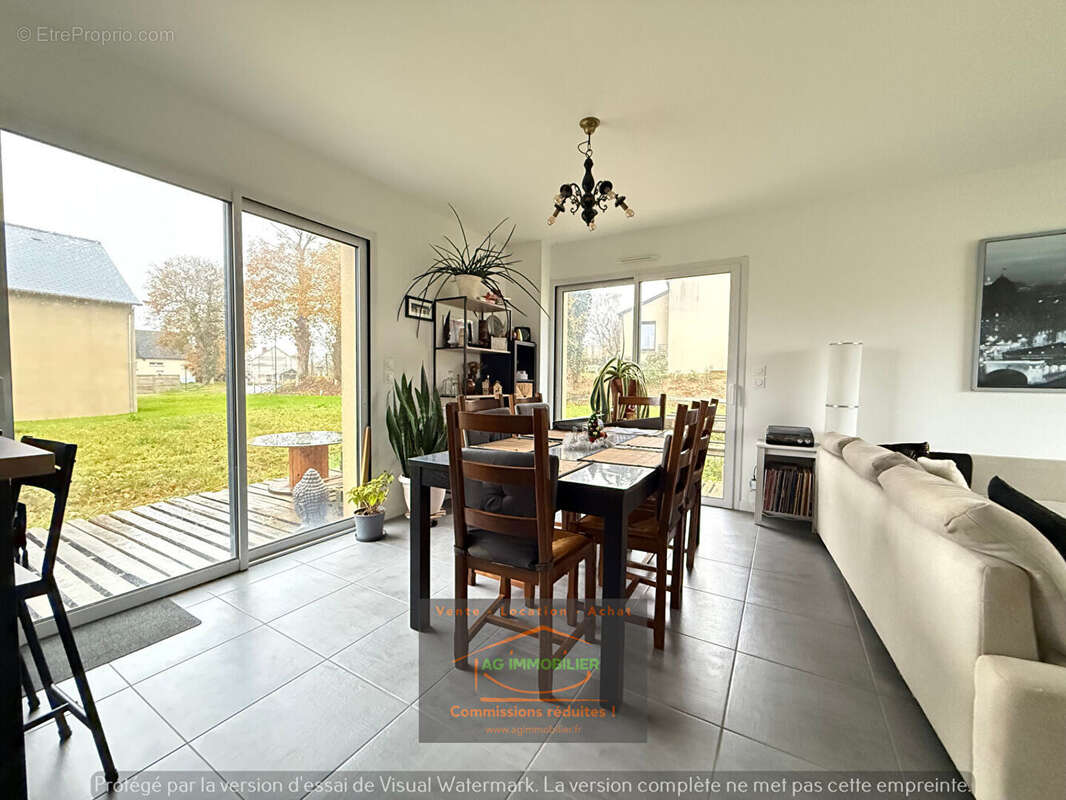 Maison à SAINT-UNIAC