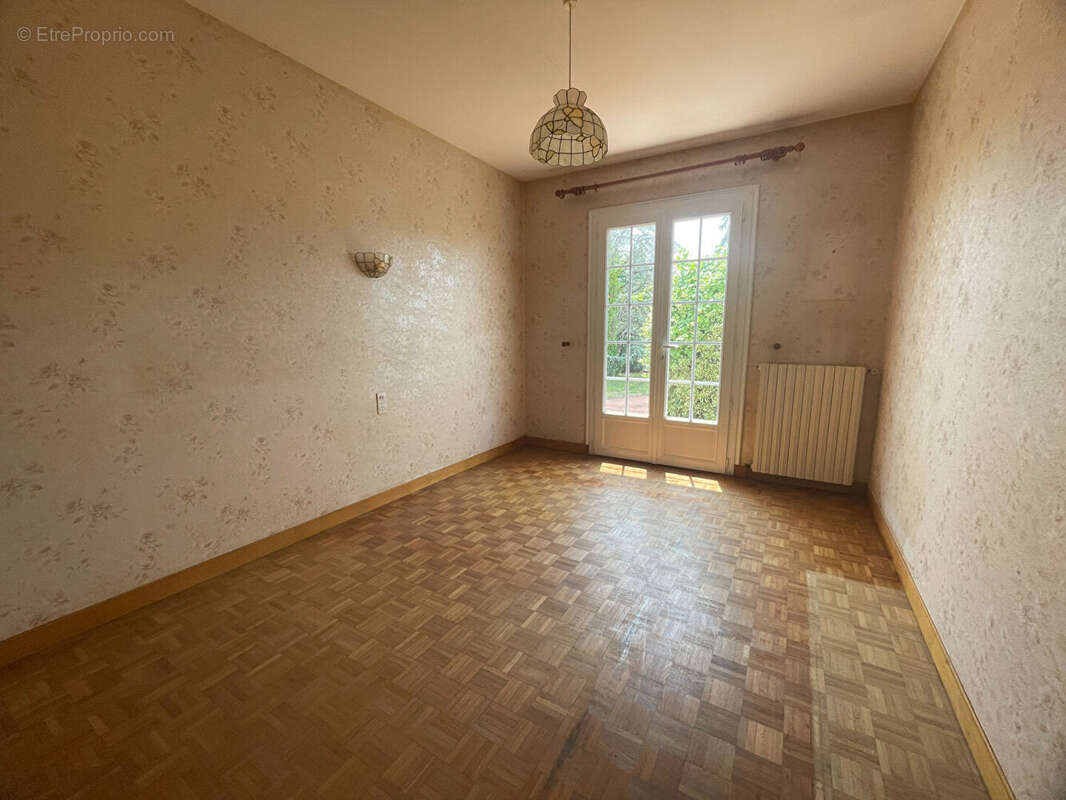 Maison à BOURCEFRANC-LE-CHAPUS