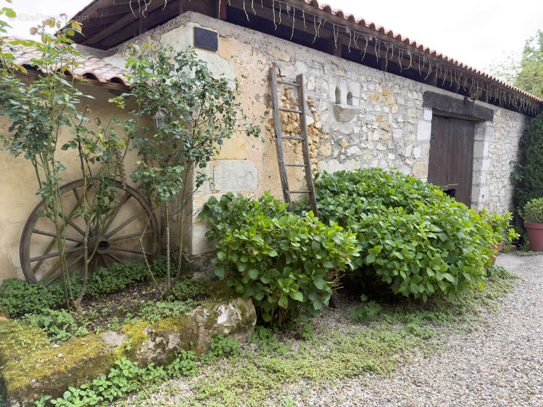 Maison à DOUZILLAC