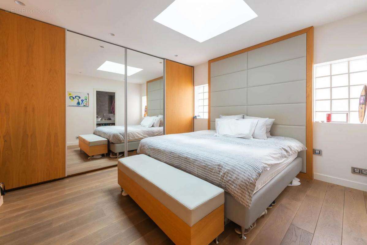 Maison à COURBEVOIE