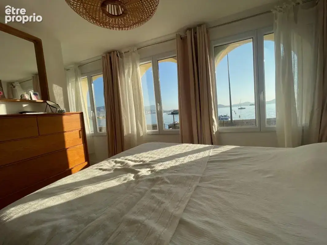 A vendre la seyne sur mer 83500 quartier balaguier laison de pêcheurs les pieds dans l'eau vue mer exceptionnelle - photo 5
