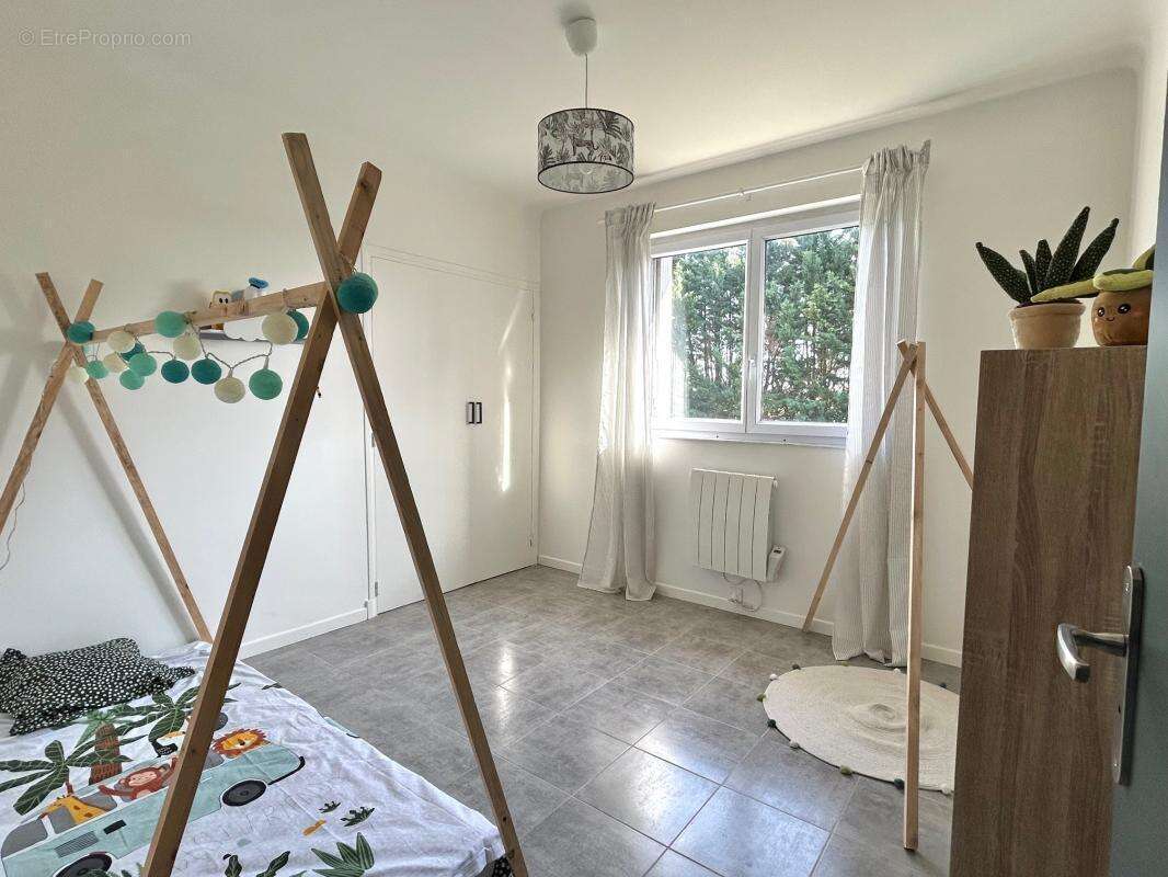 Maison à SAINT-ETIENNE-DE-TULMONT