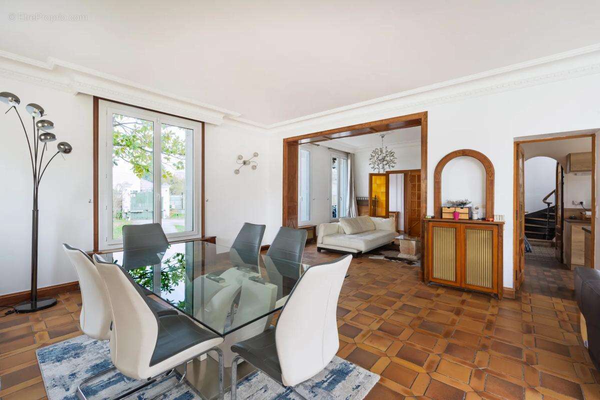 Maison à LIMEIL-BREVANNES