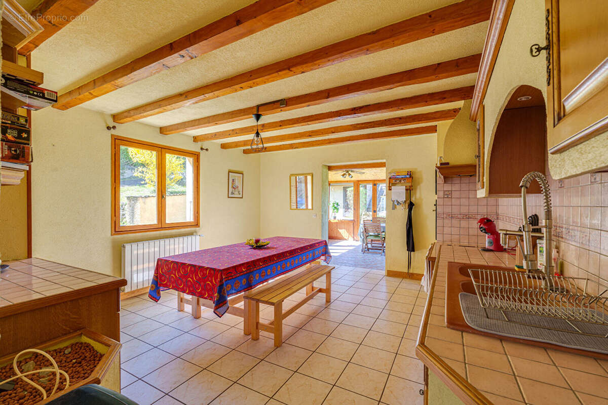 Maison Lugrin 5 pièces 157.27 m² sur 1091 m² de terrain. - photo 4