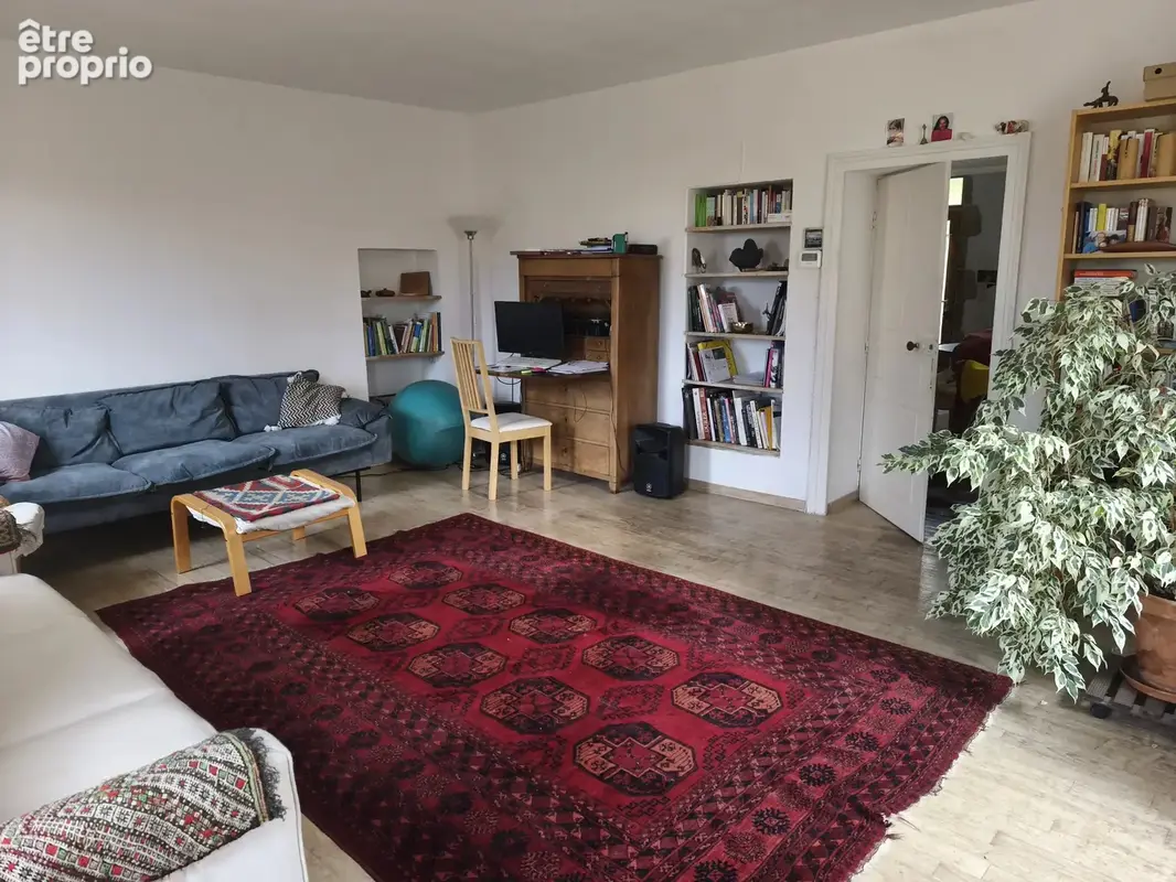 Grande maison familiale avec de nombreuses dépendances et un fort potentiel commercial - photo 2