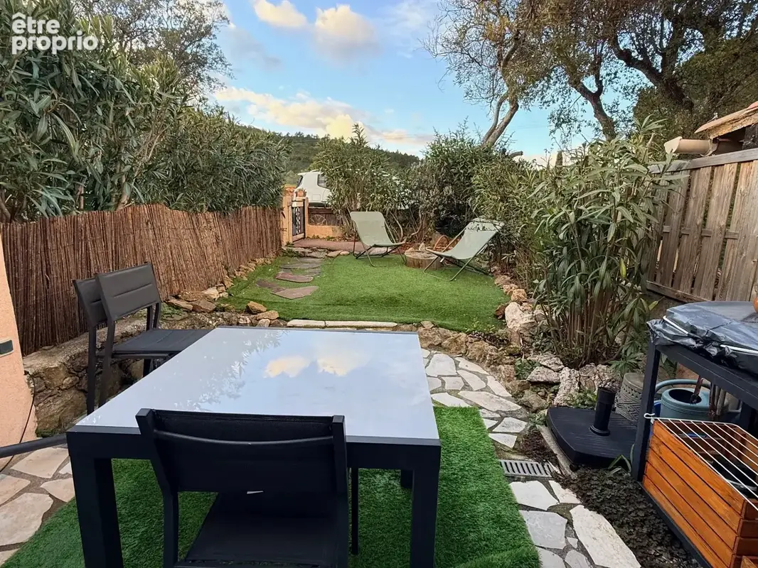 Appartement à vendre 2 pièces LES ISSAMBRES (83) VUE MER - photo 4