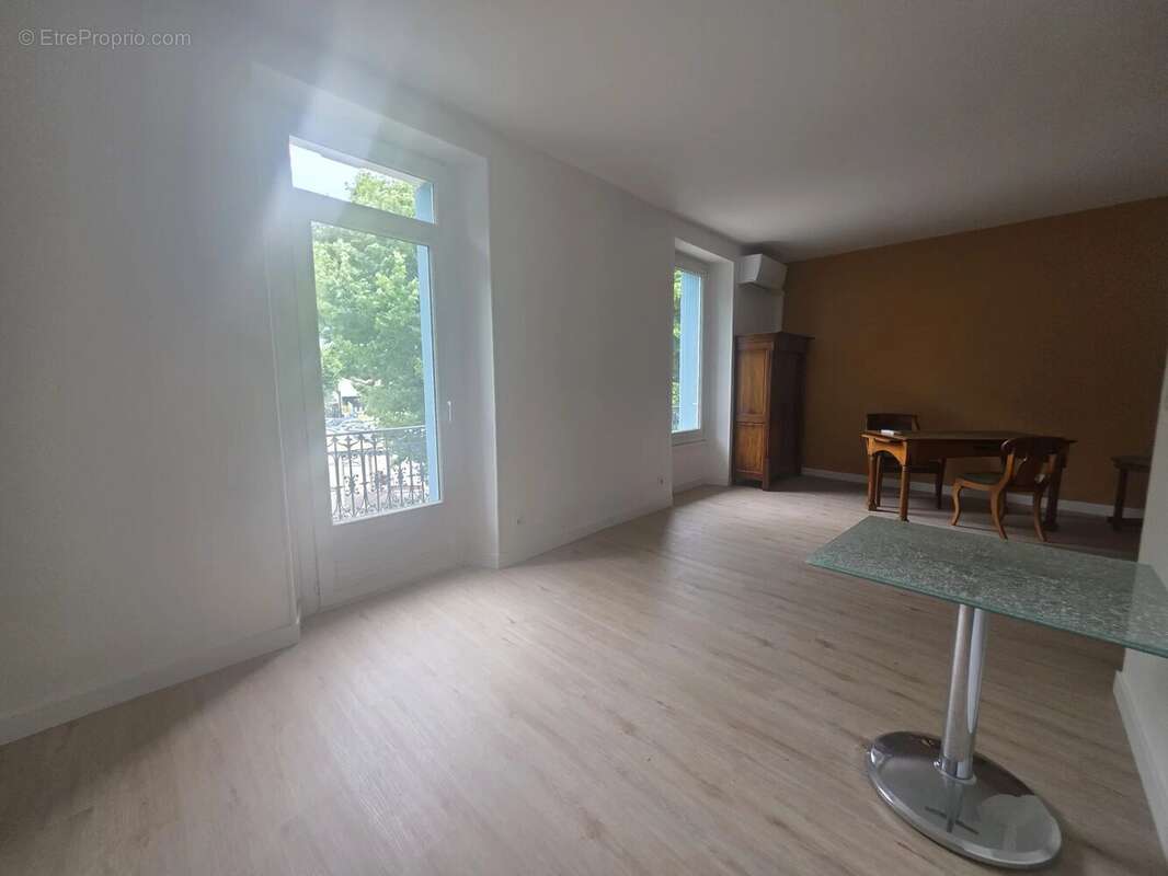 Appartement à LE TEIL