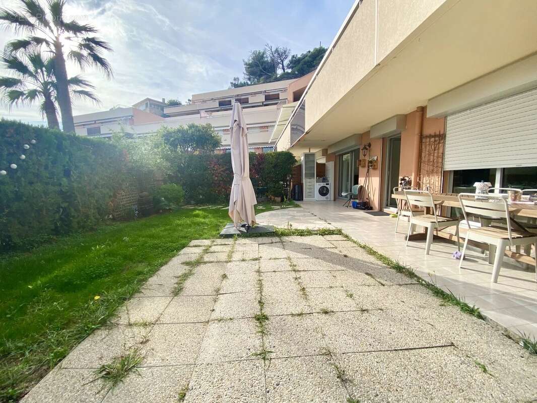 Appartement à ROQUEBRUNE-CAP-MARTIN