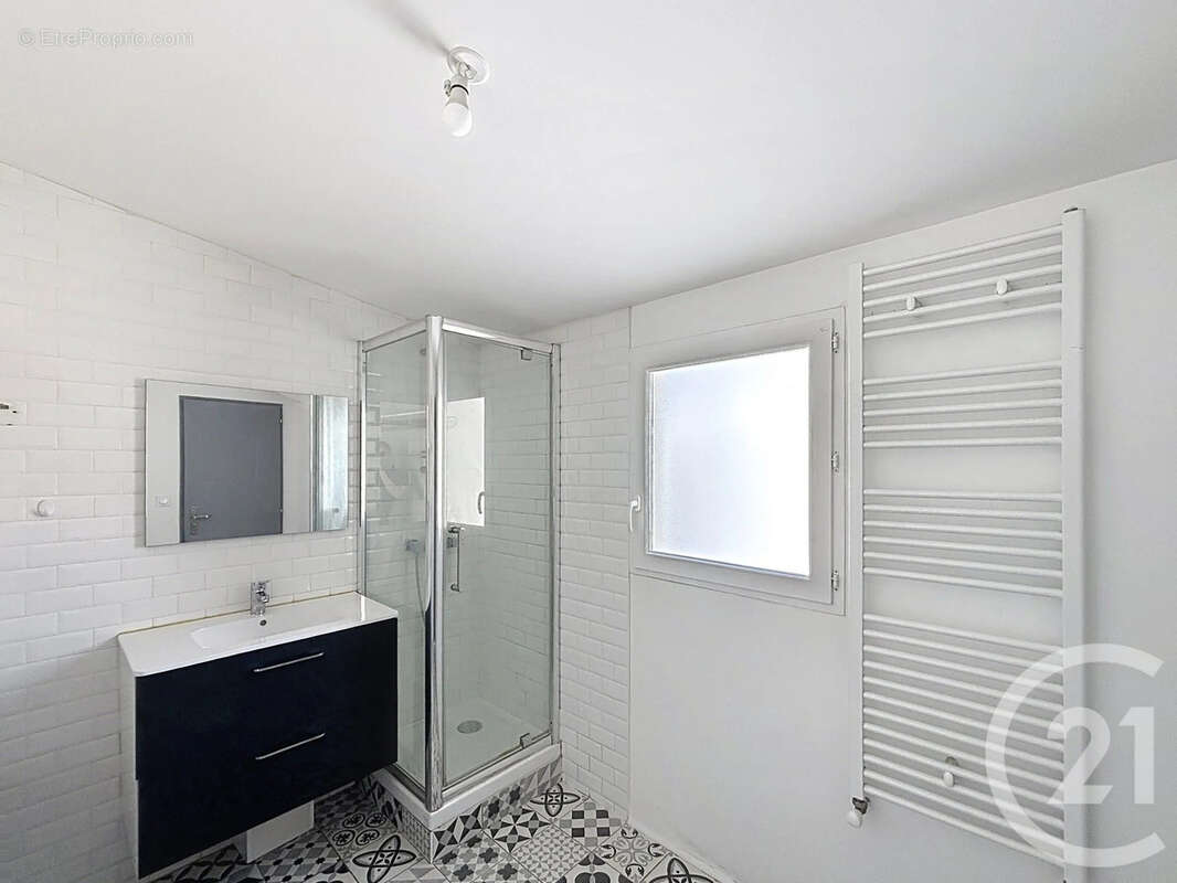Maison 93 m² à Ruelle-Sur-Touvre  - photo 12