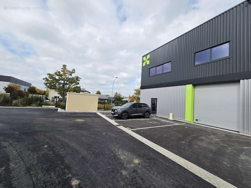 Commerce à SAINT-BARTHELEMY-D&#039;ANJOU