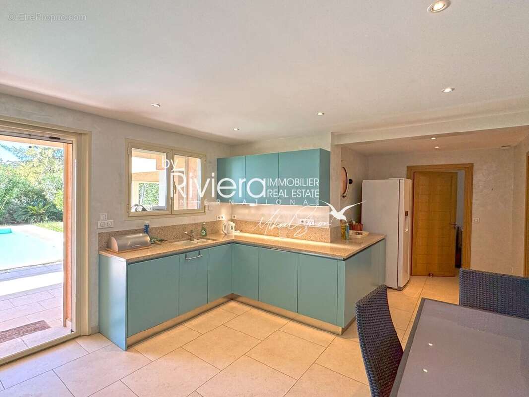 Propriété 300m2 - Piscine - Vue mer - photo 12
