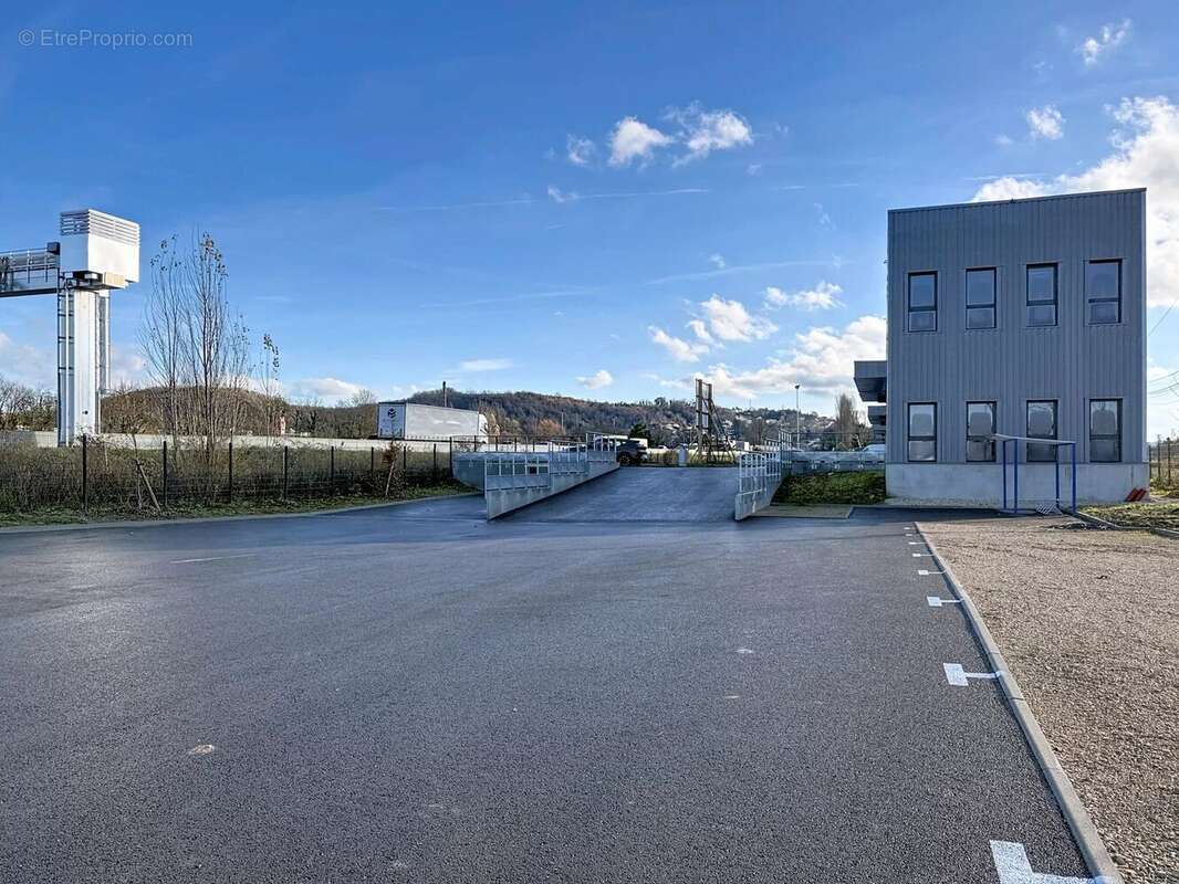Commerce à BOURGOIN-JALLIEU
